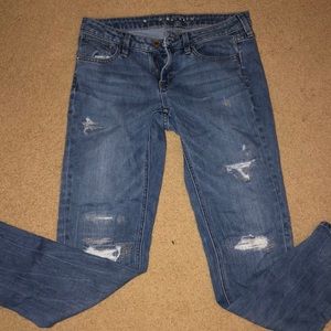 “The Girlfriend” ripped jeans